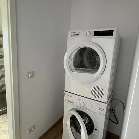 Apartment Mlr *